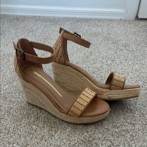 NWOT Women's Tan Wedge Sandals